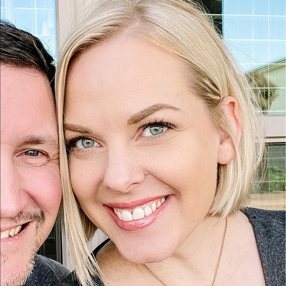 Meet your Posher, Jackie - Picture 2 of 2